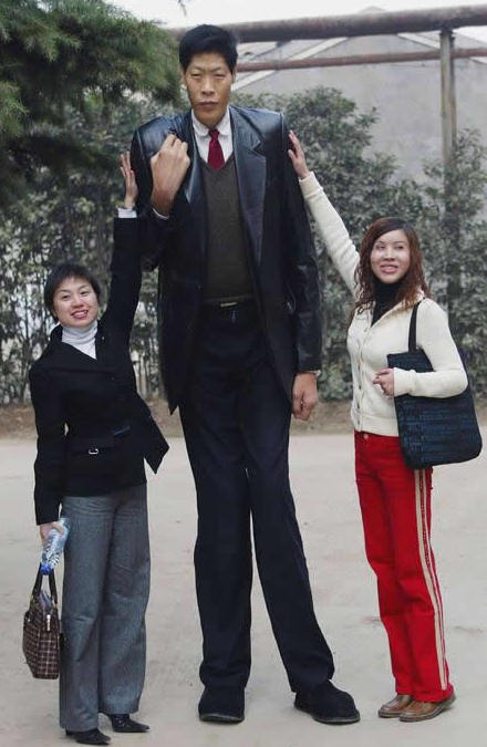tallest man living