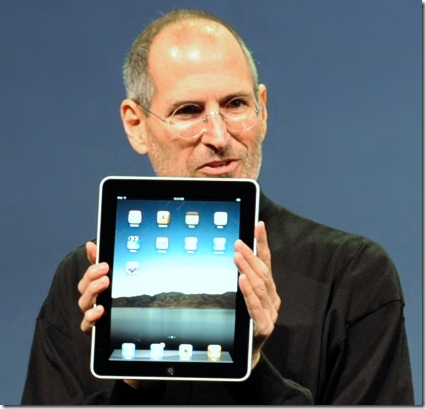 Steve_Jobs_with_the_Apple_iPad